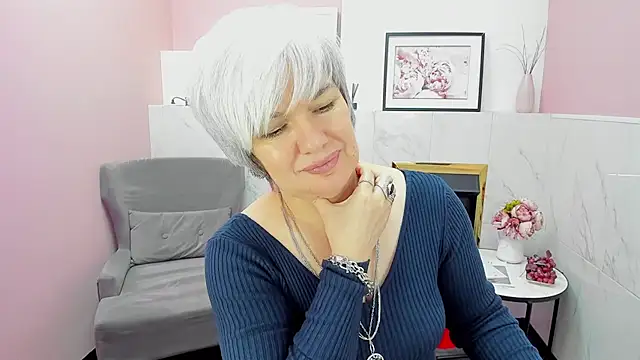 Snapshot of CarmenSoft chatting on 12/11/24, 11:43 CarmenSoft online show from 12/11/24, 11:43