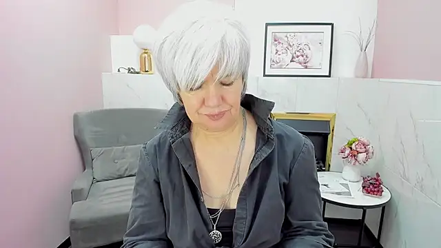 Snapshot of CarmenSoft chatting on 12/12/24, 02:48 CarmenSoft online show from 12/12/24, 02:48