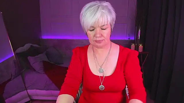 Snapshot of CarmenSoft chatting on 12/25/24, 11:31 CarmenSoft online show from 12/25/24, 11:31