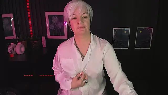 Snapshot of CarmenSoft chatting on 01/03/25, 11:44 CarmenSoft online show from 01/03/25, 11:44