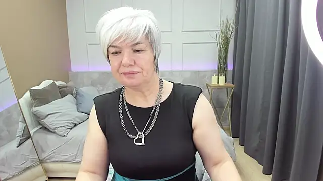 Snapshot of CarmenSoft chatting on 01/11/25, 02:41 CarmenSoft online show from 01/11/25, 02:41