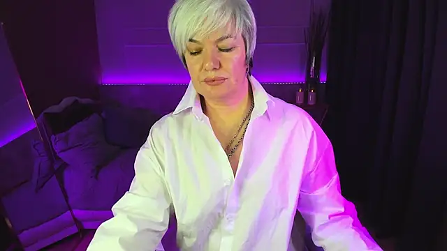 Snapshot of CarmenSoft chatting on 01/12/25, 02:56 CarmenSoft online show from 01/12/25, 02:56