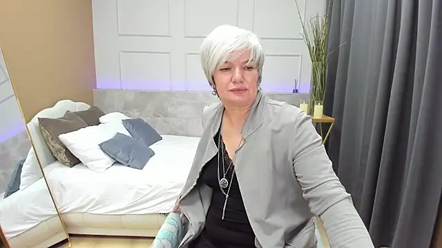 Snapshot of CarmenSoft chatting on 01/24/25, 11:45 CarmenSoft online show from 01/24/25, 11:45