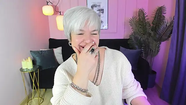 Snapshot of CarmenSoft chatting on 02/12/25, 09:11 CarmenSoft online show from 02/12/25, 09:11