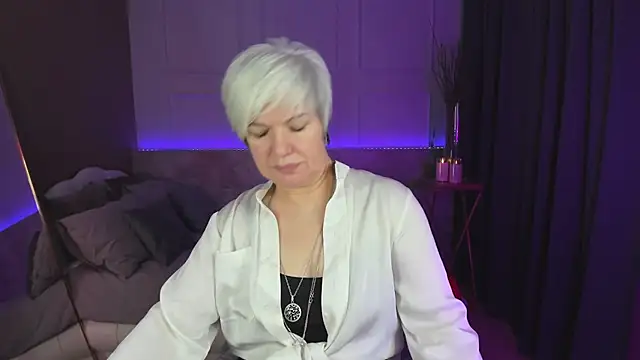 Snapshot of CarmenSoft chatting on 03/08/25, 03:17 CarmenSoft online show from 03/08/25, 03:17