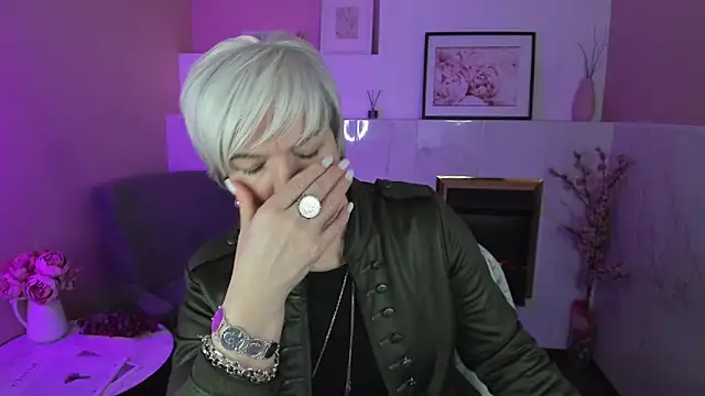 Snapshot of CarmenSoft chatting on 03/18/25, 03:20 CarmenSoft online show from 03/18/25, 03:20