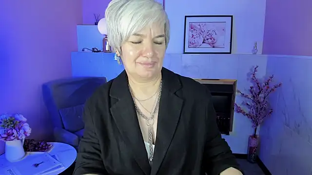 Snapshot of CarmenSoft chatting on 09/19/25, 09:04 CarmenSoft online show from 09/19/25, 09:04