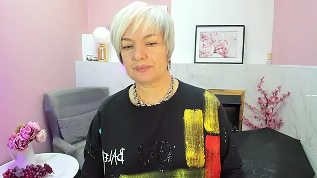 Snapshot of CarmenSoft chatting on 10/26/25, 08:26 CarmenSoft online show from 10/26/25, 08:26