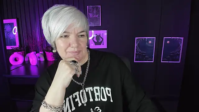 Snapshot of CarmenSoft chatting on 11/07/25, 08:31 CarmenSoft online show from 11/07/25, 08:31