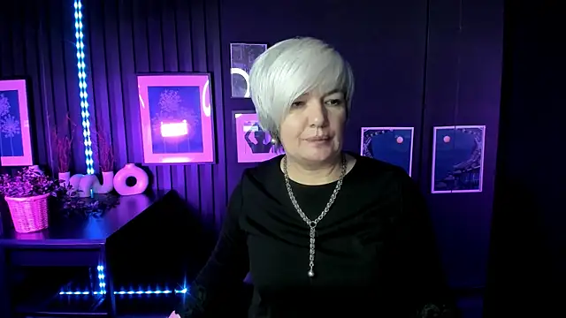 Snapshot of CarmenSoft chatting on 12/01/25, 08:47 CarmenSoft online show from 12/01/25, 08:47