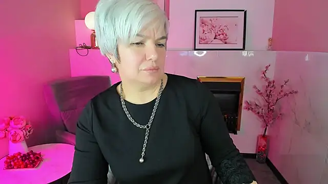 Snapshot of CarmenSoft chatting on 12/15/25, 09:52 CarmenSoft online show from 12/15/25, 09:52