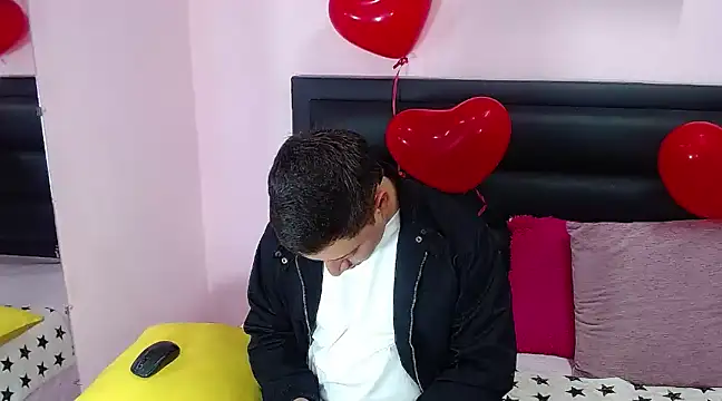 ares sexxx online show from 02/14/25, 06:51