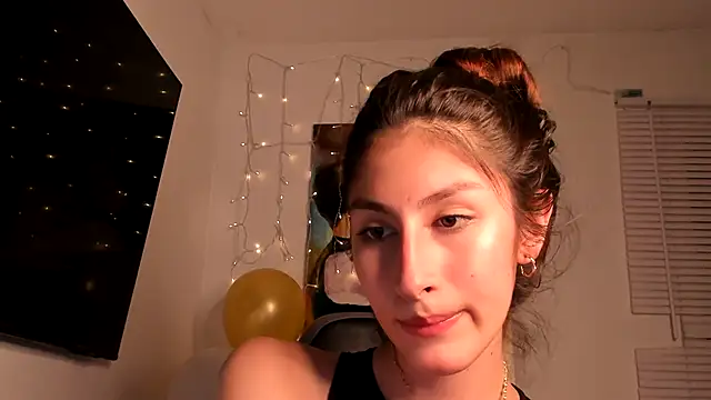 valeria gonzales  online show from 12/19/24, 12:13