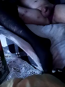 Snapshot of NylonBooyy chatting on 11/04/25, 12:32 NylonBooyy online show from 11/04/25, 12:32