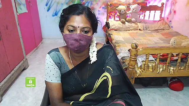 Snapshot of Novapol chatting on 11/14/25, 06:12 Novapol online show from 11/14/25, 06:12