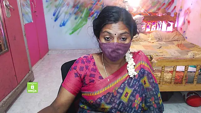 Snapshot of Novapol chatting on 11/16/25, 05:18 Novapol online show from 11/16/25, 05:18