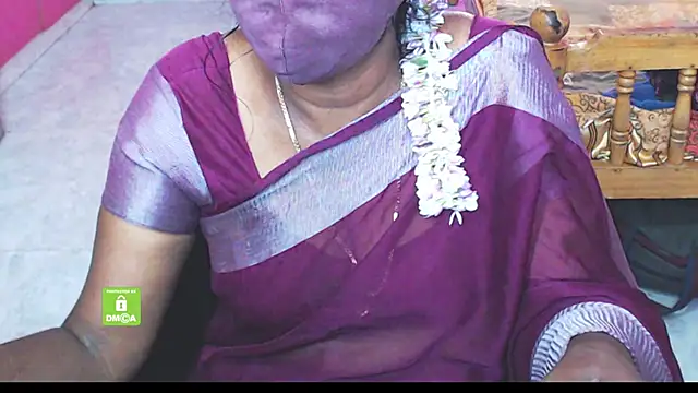 Snapshot of Novapol chatting on 11/30/25, 06:23 Novapol online show from 11/30/25, 06:23