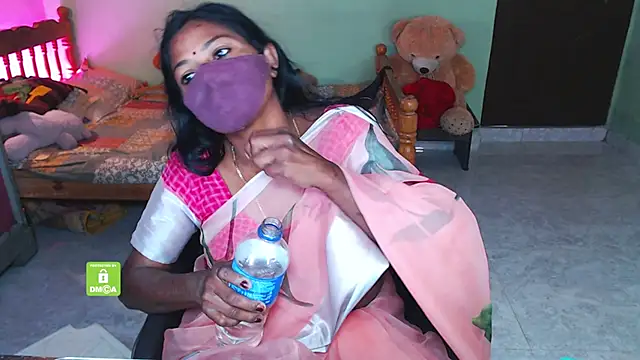 Snapshot of Novapol chatting on 12/14/25, 06:41 Novapol online show from 12/14/25, 06:41