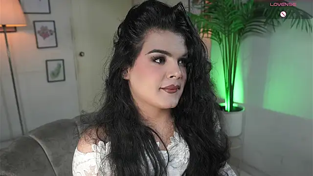 artechloe online show from 10/15/25, 11:49