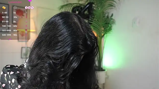 artechloe online show from 10/31/25, 11:06