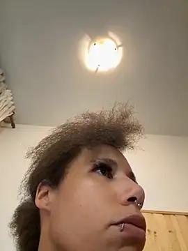 Snapshot of AaliyahHarris chatting on 10/10/25, 04:39 AaliyahHarris online show from 10/10/25, 04:39