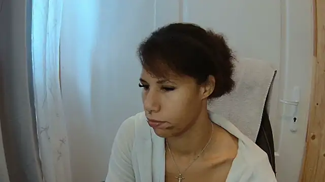 Snapshot of AaliyahHarris chatting on 10/15/25, 12:49 AaliyahHarris online show from 10/15/25, 12:49