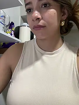 Snapshot of Hall_16 chatting on 03/05/25, 02:14 Hall 16 online show from 03/05/25, 02:14