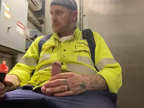 Snapshot of CLoSpunkmeyer69 chatting on 09/18/25, 06:59 CLoSpunkmeyer69 online show from 09/18/25, 06:59