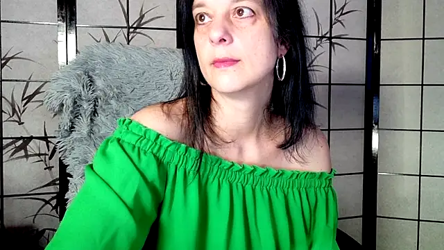 Snapshot of _Sweetlonglips_ chatting on 11/14/25, 06:23 Sweetlonglips online show from 11/14/25, 06:23