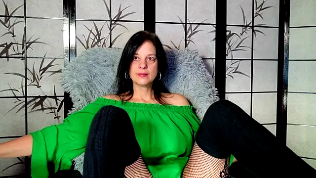 Snapshot of _Sweetlonglips_ chatting on 11/28/25, 04:59 Sweetlonglips online show from 11/28/25, 04:59