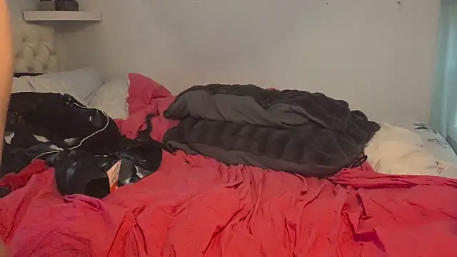 MaddisonX online show from 02/09/26, 04:44