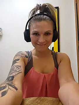 MaddisonX online show from 03/19/26, 06:50