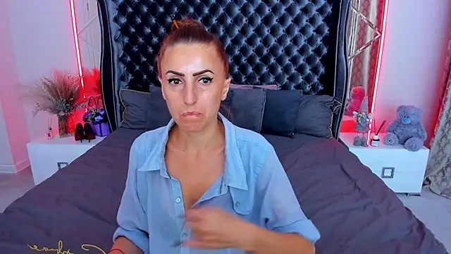 Rebecca Diamond online show from 07/01/26, 06:04