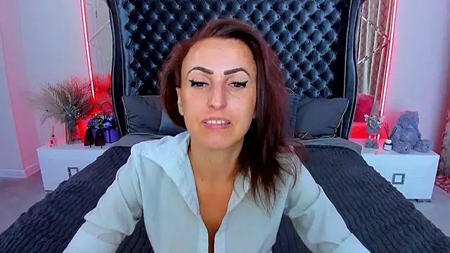 Rebecca Diamond online show from 07/06/26, 05:37