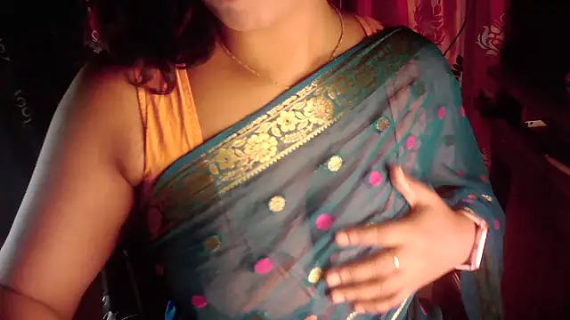 Snapshot of banglarani880 chatting on 03/13/25, 04:45 banglarani880 online show from 03/13/25, 04:45
