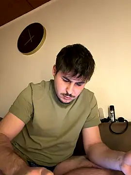 Snapshot of MvM58955050 chatting on 12/16/25, 06:57 MvM58955050 online show from 12/16/25, 06:57