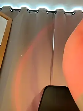 Snapshot of curchez_ chatting on 11/19/25, 03:56 curchez online show from 11/19/25, 03:56