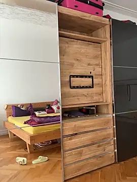 Snapshot of Pia_July_ chatting on 09/19/25, 12:50 Pia July online show from 09/19/25, 12:50