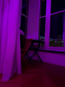 Snapshot of Pia_July_ chatting on 11/06/25, 05:36 Pia July online show from 11/06/25, 05:36