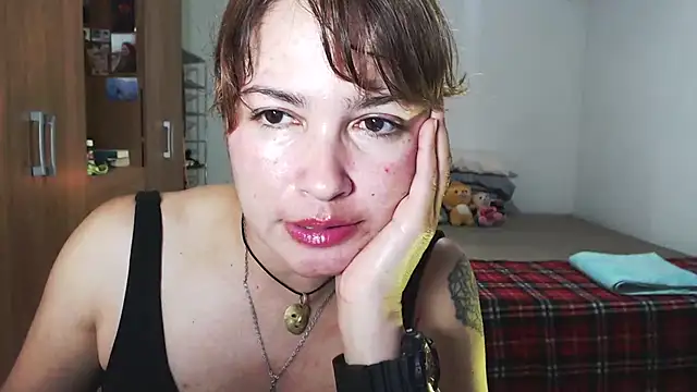 Snapshot of solamatista11 chatting on 12/18/25, 09:21 solamatista11 online show from 12/18/25, 09:21