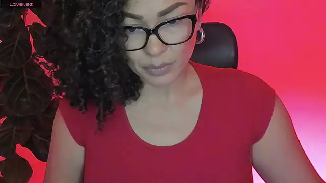 Snapshot of loving_mia chatting on 01/05/25, 12:20 loving mia online show from 01/05/25, 12:20