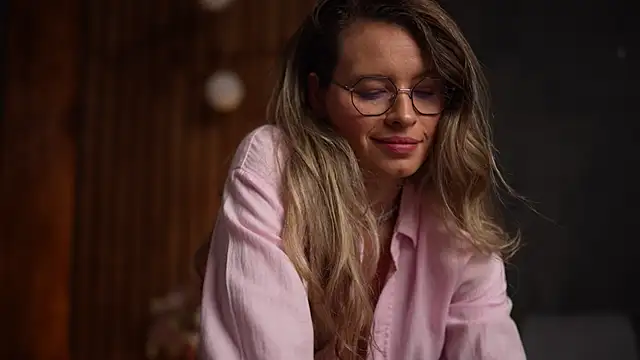 BrandyWhite online show from 11/03/25, 04:47