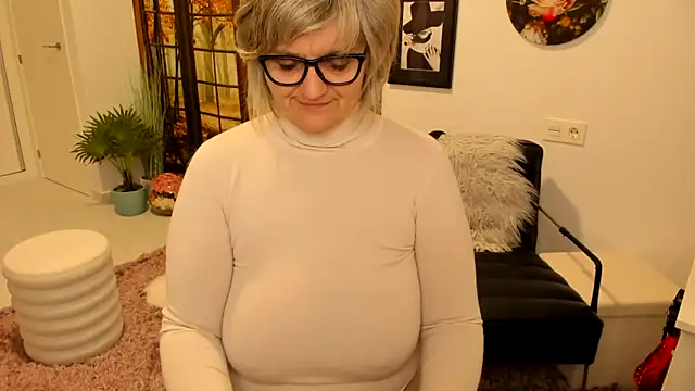 Milf-Ella online show from 03/03/25, 06:44