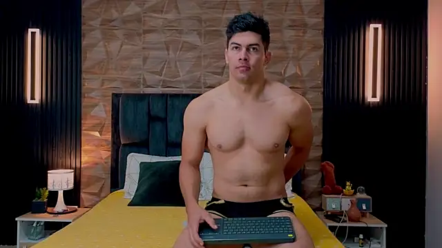 Snapshot of FelipeAndMarcello3 chatting on 09/17/25, 02:08 FelipeAndMarcello3 online show from 09/17/25, 02:08