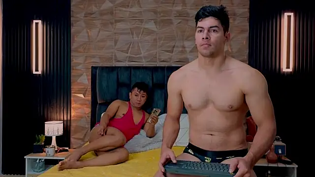 Snapshot of FelipeAndMarcello3 chatting on 09/19/25, 02:29 FelipeAndMarcello3 online show from 09/19/25, 02:29