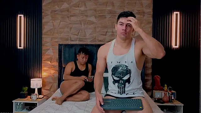 Snapshot of FelipeAndMarcello3 chatting on 09/23/25, 02:09 FelipeAndMarcello3 online show from 09/23/25, 02:09