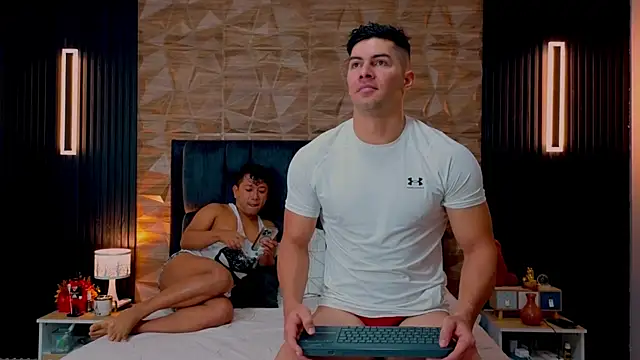 Snapshot of FelipeAndMarcello3 chatting on 09/26/25, 02:54 FelipeAndMarcello3 online show from 09/26/25, 02:54