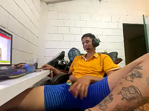 Max TheHorseDick online show from 10/21/25, 12:11