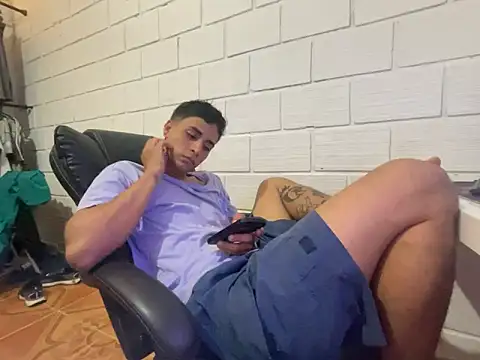 Snapshot of Max_TheHorseDick chatting on 02/09/26, 11:20 Max TheHorseDick online show from 02/09/26, 11:20