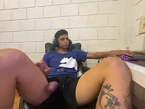 Snapshot of Max_TheHorseDick chatting on 03/08/26, 04:44 Max TheHorseDick online show from 03/08/26, 04:44